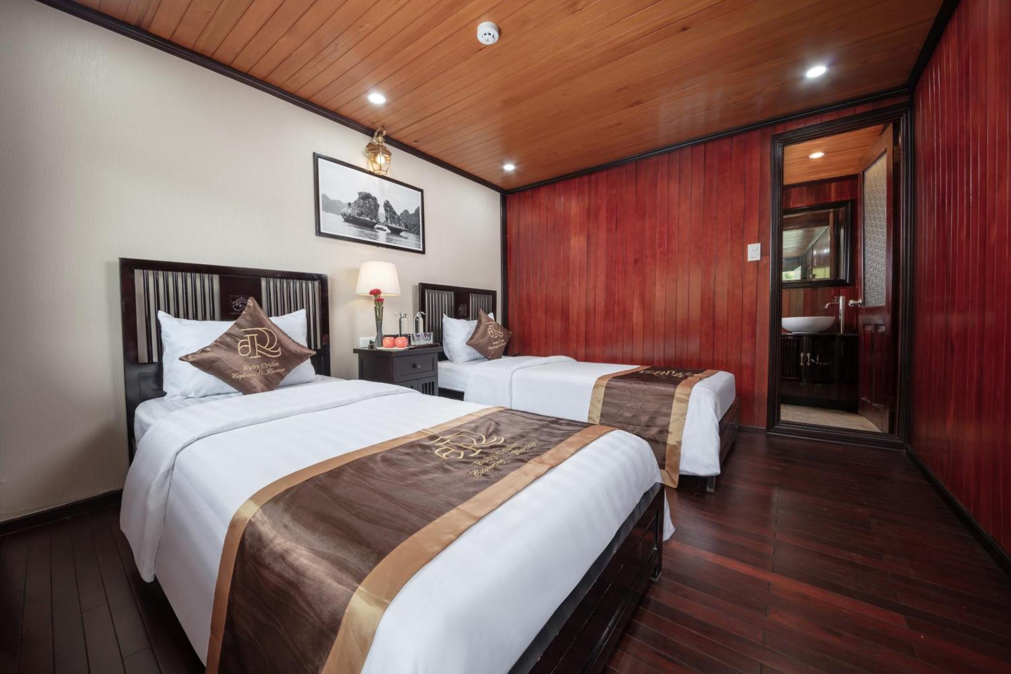 Ruby Cruise Hotel Hạ Long Ngoại thất bức ảnh
