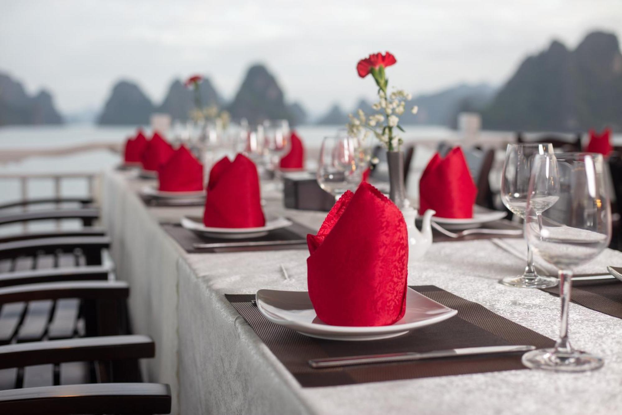 Ruby Cruise Hotel Hạ Long Ngoại thất bức ảnh