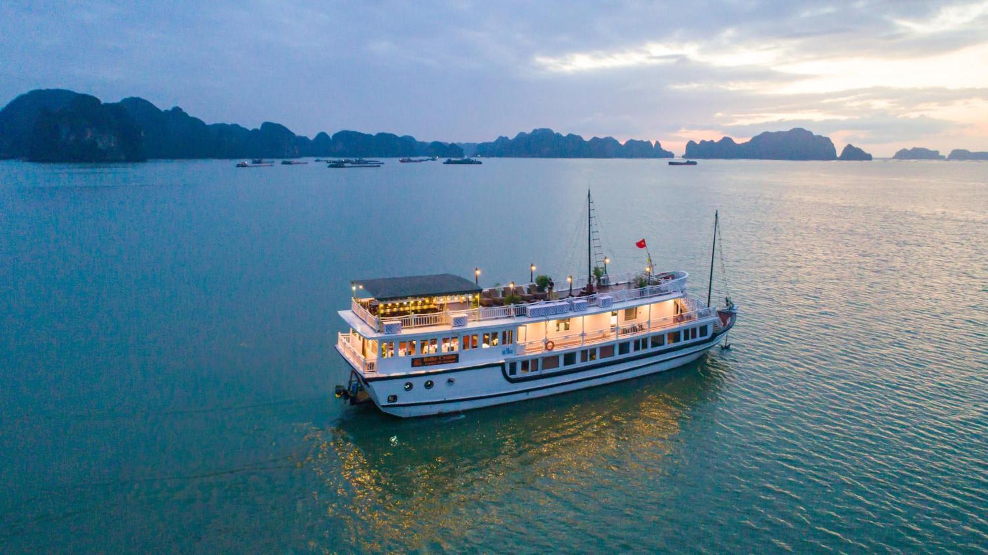 Ruby Cruise Hotel Hạ Long Ngoại thất bức ảnh